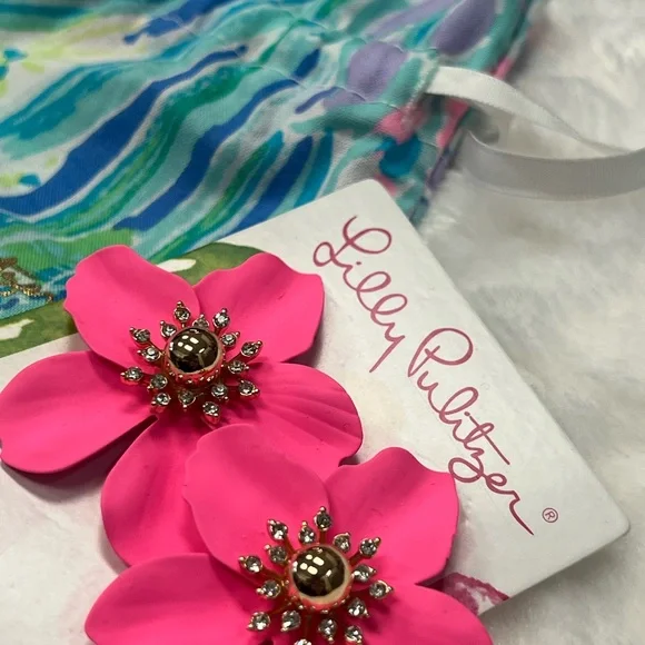 Lilly Pulitzer Vibrant Pink Floral Earrings - Picture 1 of 1
